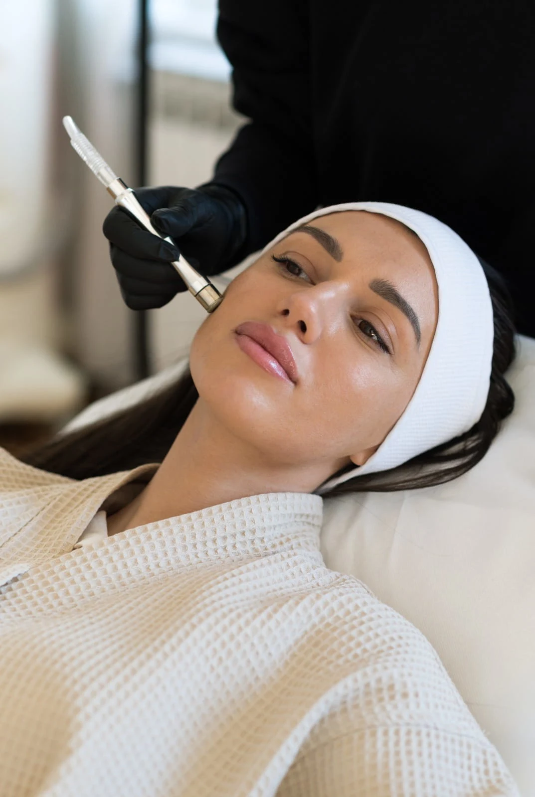 HydraFacial vortex-fusion tip detail Vedara Care aesthetic clinic