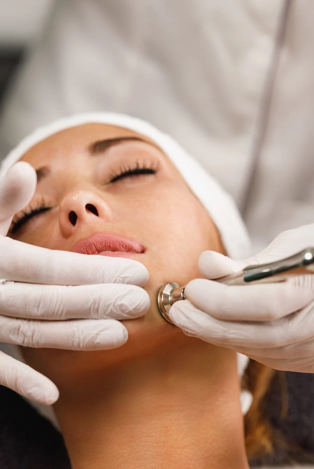 Diamond-tip microdermabrasion and sterile-blade dermaplaning Vedara Care JVC Dubai